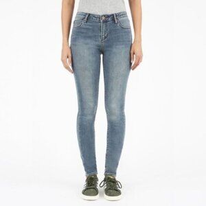 Articles Of Society Sarah Skinny Jeans Dover Color